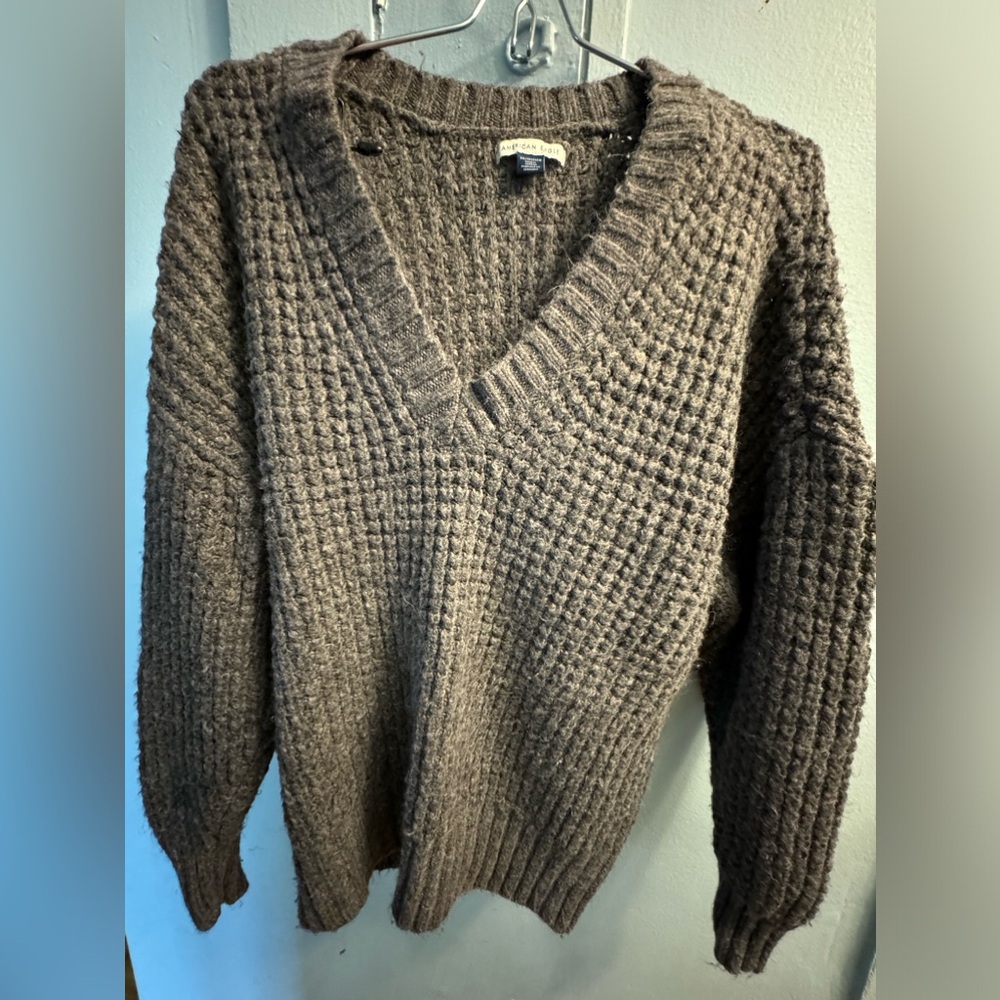 Gently worn, pre-washed American Eagle Acrylic-Polyester blend sweater; XS